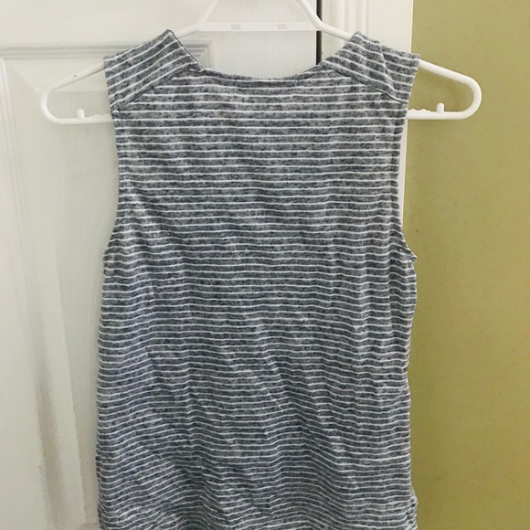 Flowing Grey Striped Tank Top - Picture 3 of 3